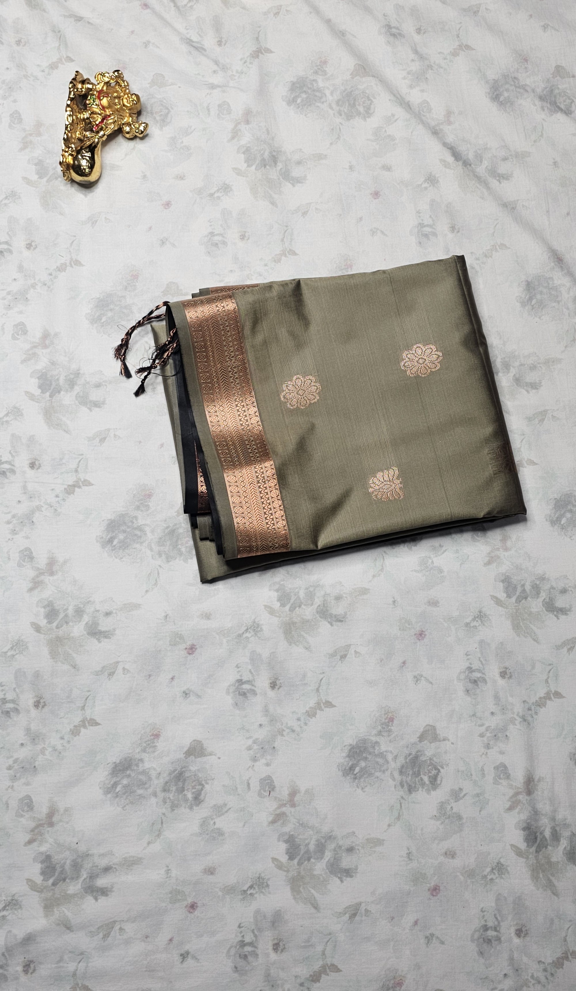 Elegant Olive Green Saree with Black Contrast & Copper Zari Border